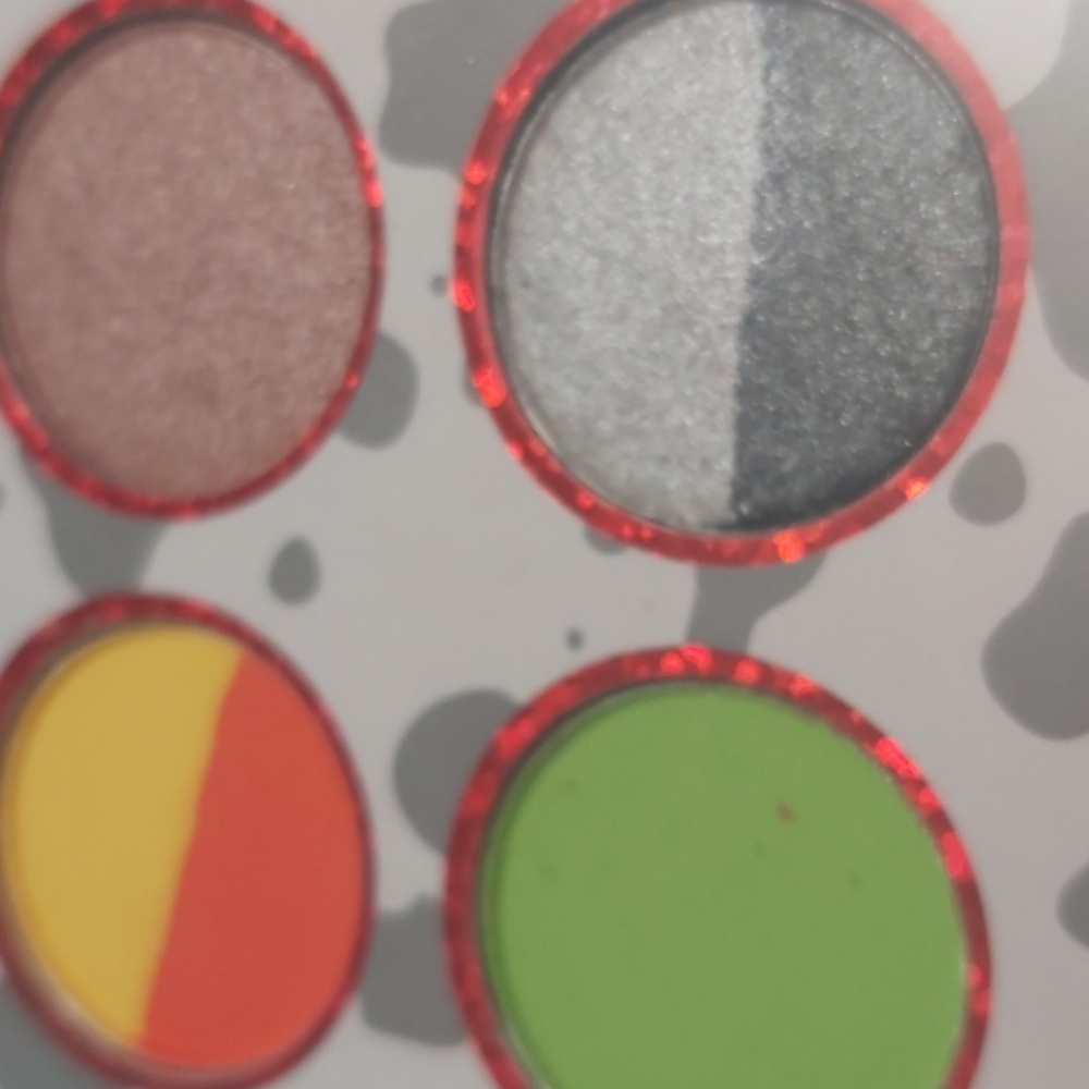 Eyeshadow - Picture 6 of 8